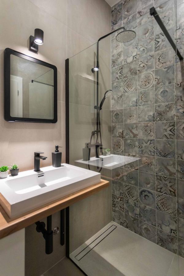 Modern And Design Apartment Near The Main Square ザグレブ エクステリア 写真