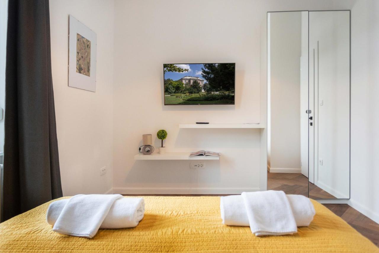 Modern And Design Apartment Near The Main Square ザグレブ エクステリア 写真