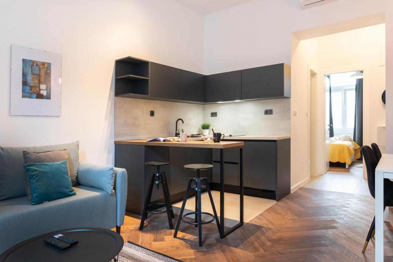 Modern And Design Apartment Near The Main Square ザグレブ エクステリア 写真